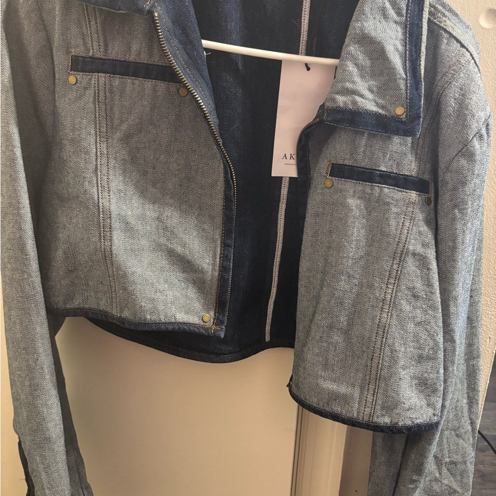 Cropped Light Denim Jacket with Dark Trim - Women's Jean Jacket - Picture 5 of 7